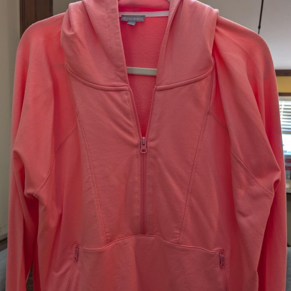 T by Talbots brand size 2X Coral color pullover hoodie with zippered pockets